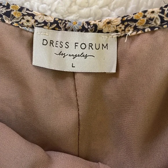 Dress forum flowy floral skirt with light weight shorts built in! - Picture 4 of 4